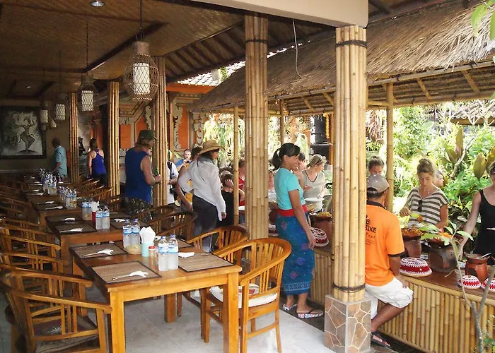 Bed & Breakfast Halo Bali 2*